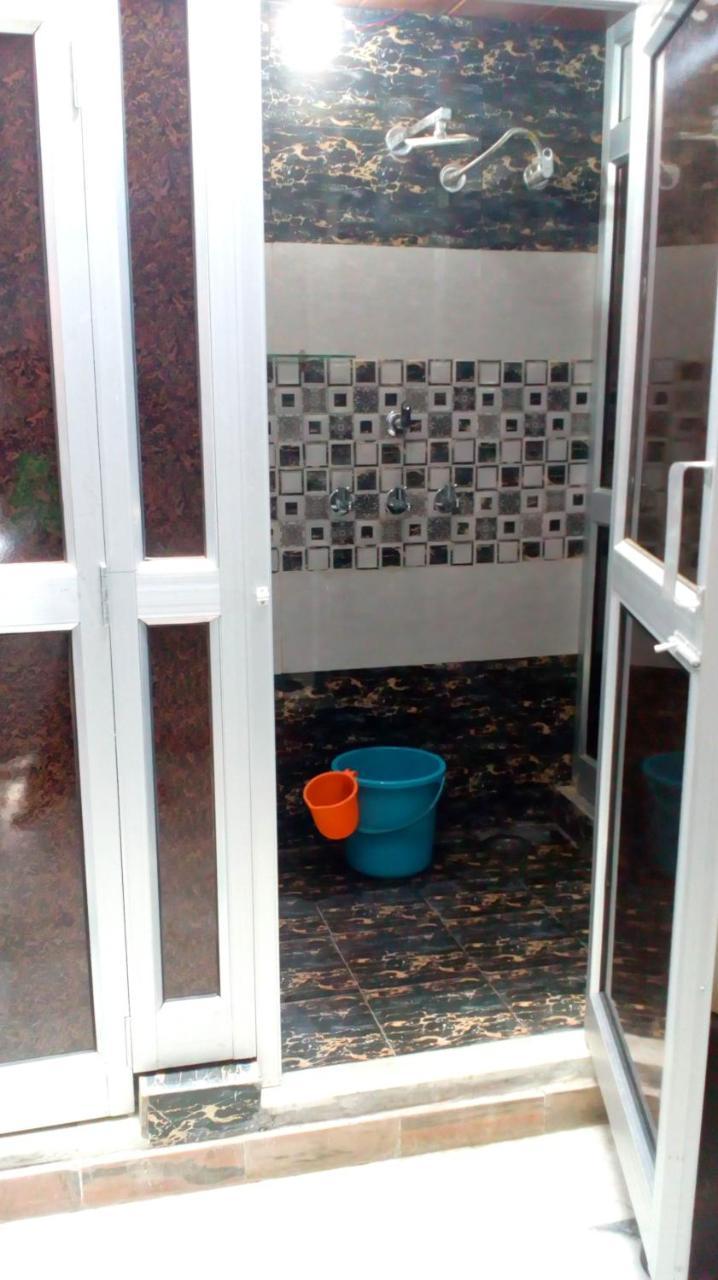 Blue Eye Backpackers Hostel Amritsar Buitenkant foto