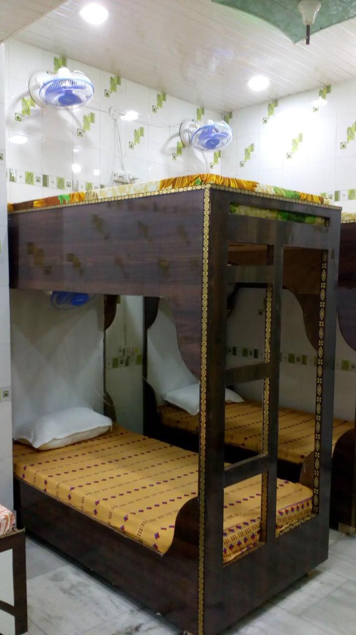 Blue Eye Backpackers Hostel Amritsar Buitenkant foto