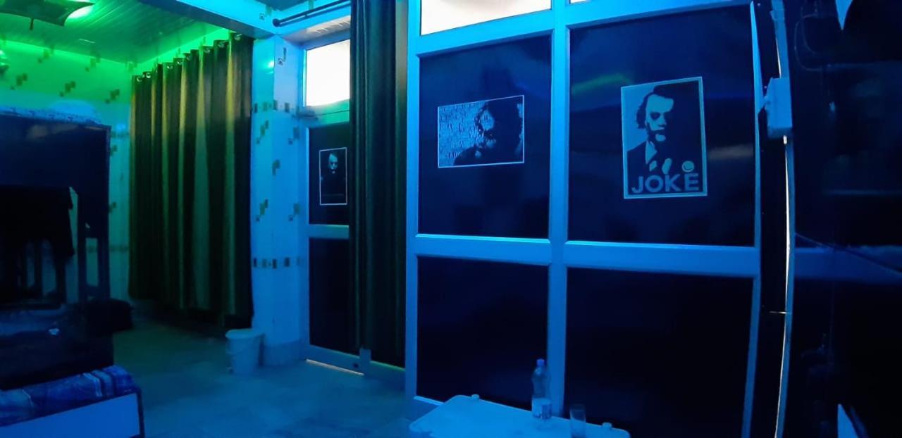 Blue Eye Backpackers Hostel Amritsar Buitenkant foto